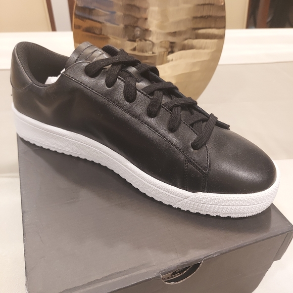 MCQ by Alexander McQueen Sneakers - Picture 5 of 8